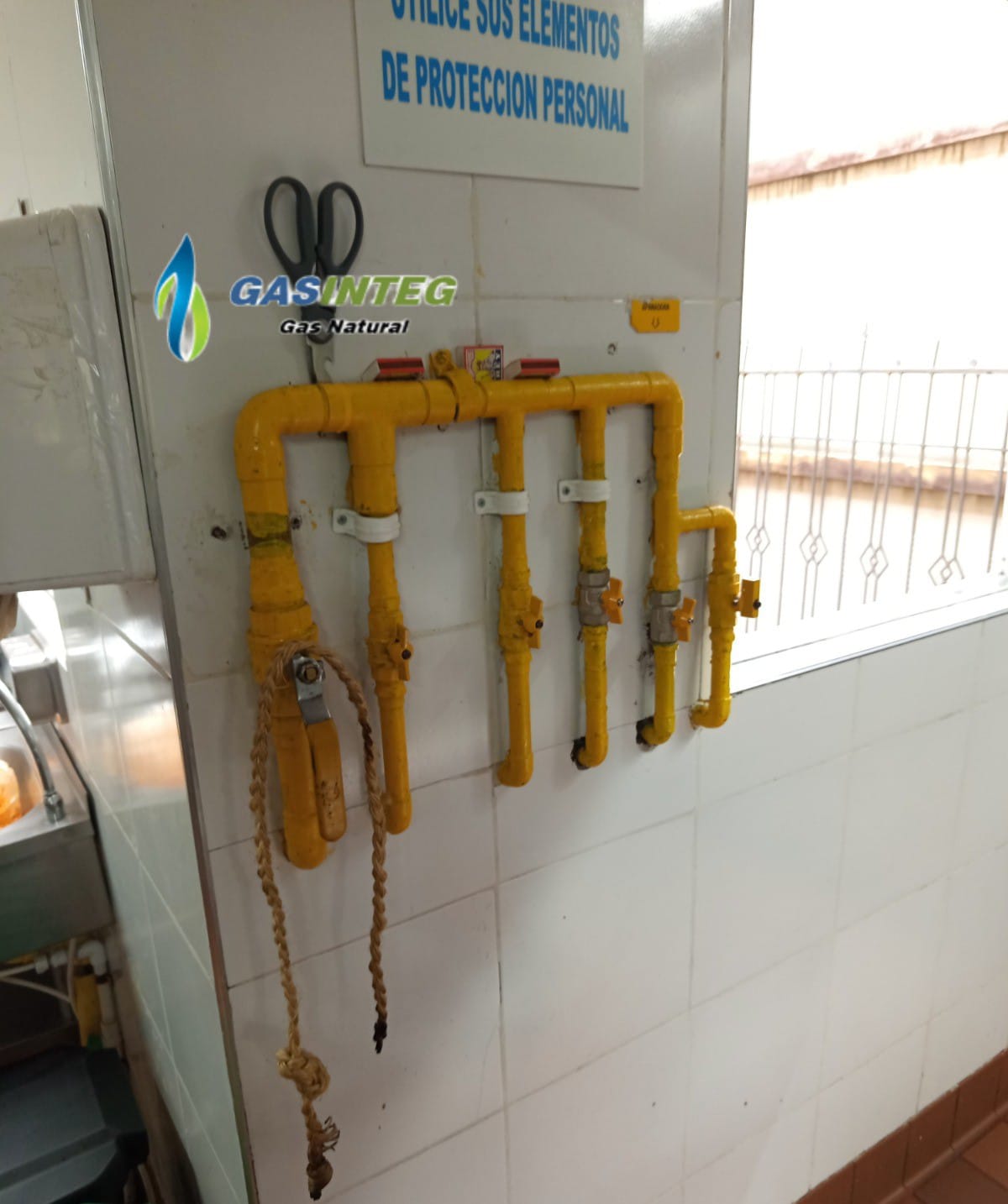 Reparación de fuga de gas natural en tubería interna en Bogotá
