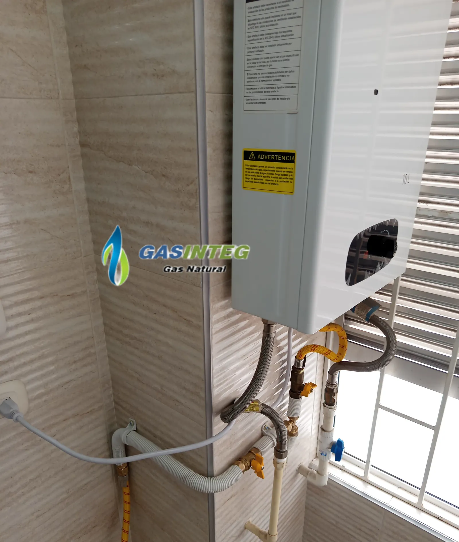 Adecuación de la red de gas natural para instalar un calentador de paso