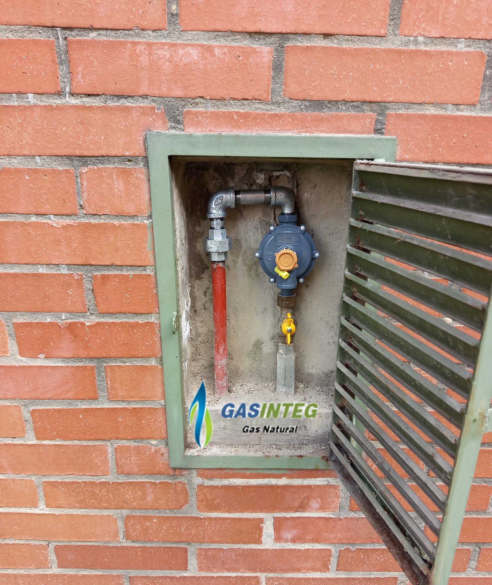 Reparación de fuga de gas natural en tubería interna en Bogotá